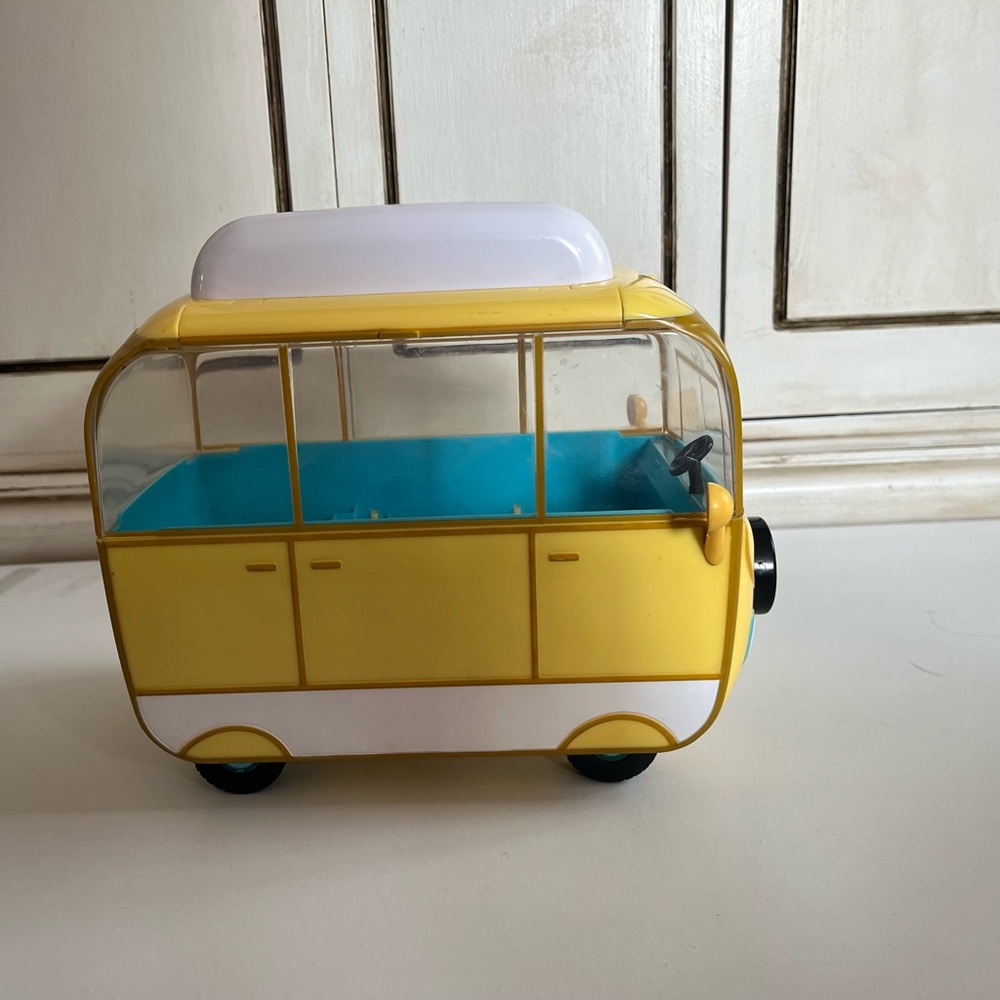 Peppa Pig yellow  RV Camper by Jazwares, 2003 incomplete